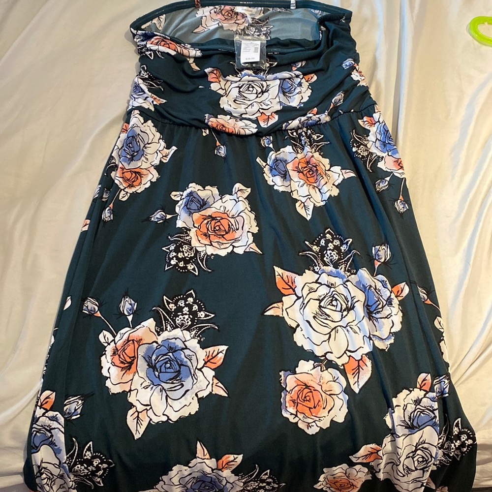 Women’s large floral print dress with detachable straps